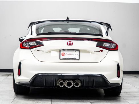 Used 2023 Honda Civic Type R image 11