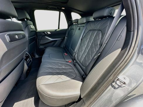 Used 2025 BMW X5 sDrive40i w/ Climate Comfort Package RWD image 26