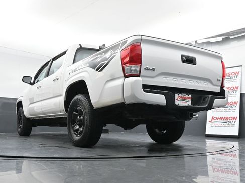 Used 2016 Toyota Tacoma SR image 39
