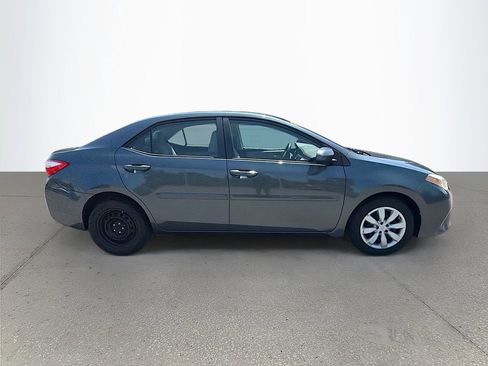 Used 2015 Toyota Corolla LE FWD image 3