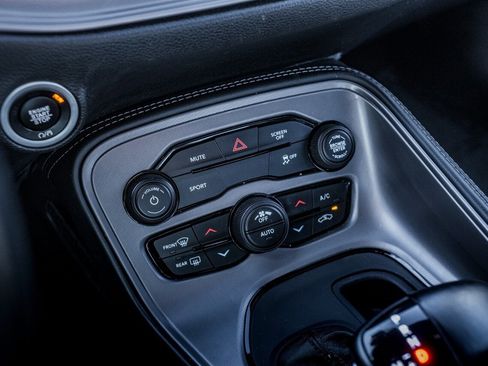 Used 2023 Dodge Challenger SXT image 24