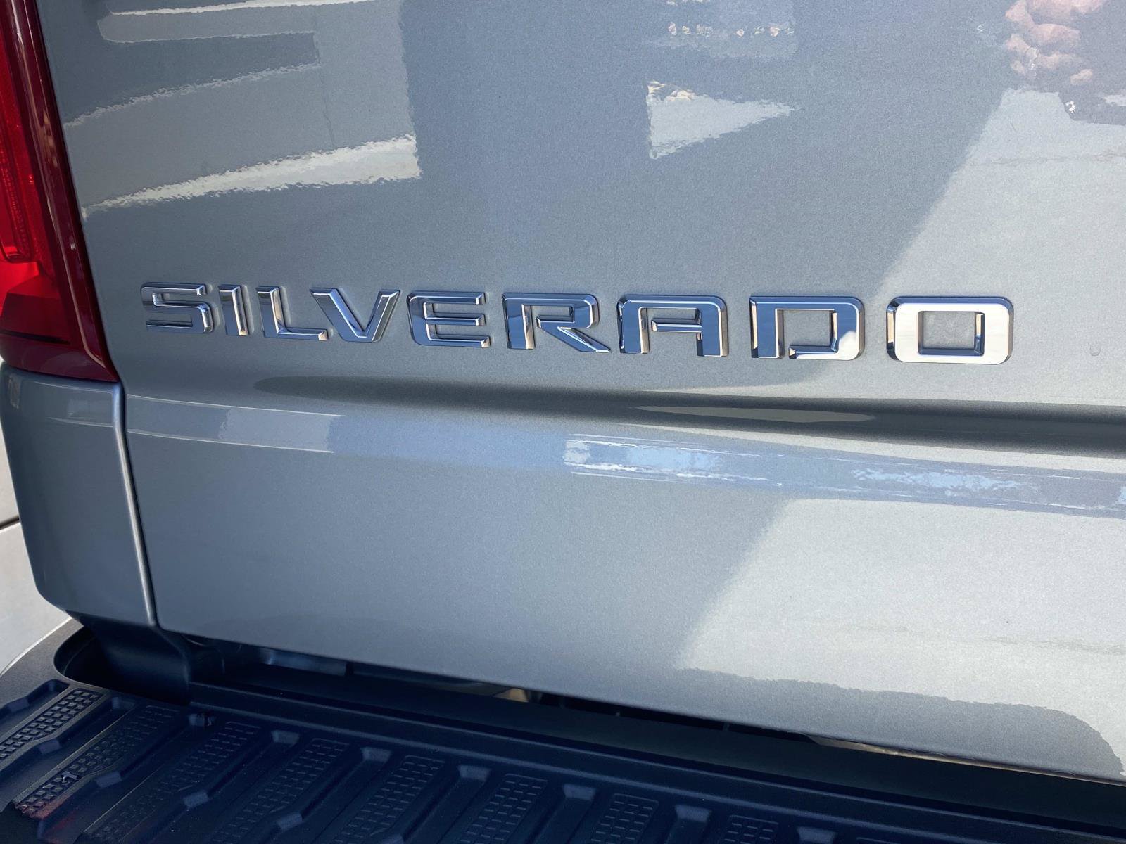 Used 2024 Chevrolet Silverado 1500 RST AWD/4WD image 6