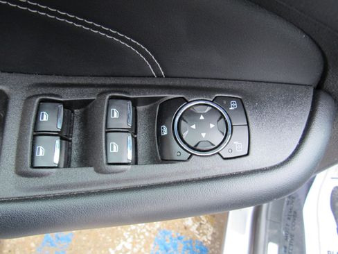 Used 2024 Ford Edge Titanium image 12