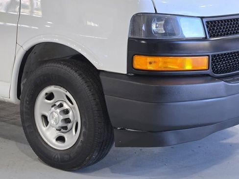 Used 2019 Chevrolet Express 3500 w/ Driver Convenience Package image 3