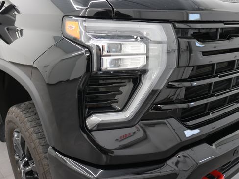 Used 2025 Chevrolet Silverado 2500 LT w/ Trail Boss Package AWD/4WD image 28