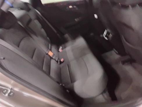 Used 2023 Chevrolet Malibu LT FWD image 15