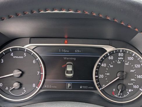 Used 2023 Nissan Sentra SR w/ Midnight Edition Package FWD image 14