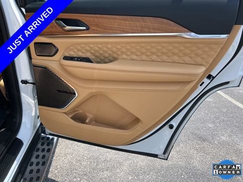 Used 2025 Jeep Grand Cherokee L Summit AWD/4WD image 21