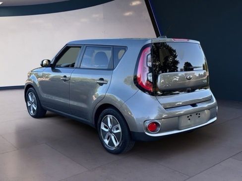 Used 2017 Kia Soul EV image 3