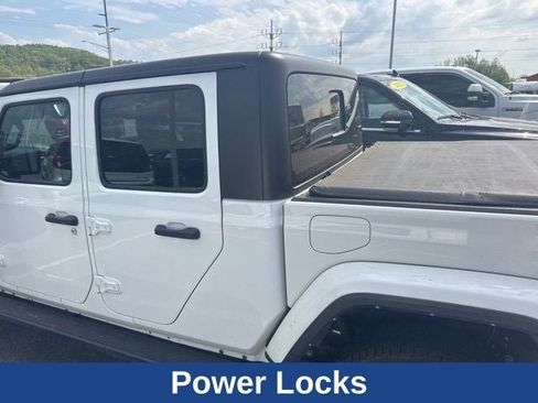 Used 2022 Jeep Gladiator Willys AWD/4WD image 21