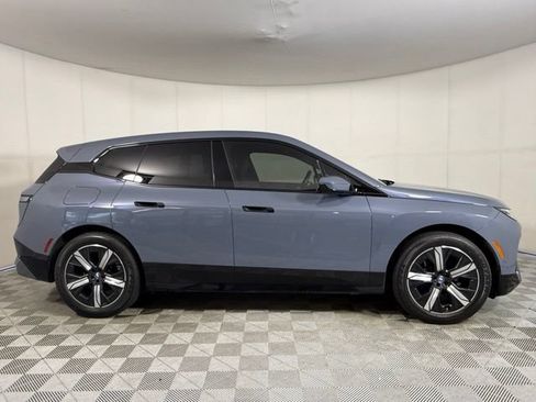 Used 2023 BMW iX xDrive50 w/ Sport Package AWD/4WD image 5