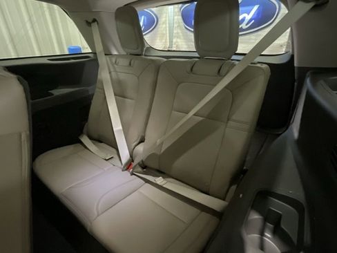 Used 2023 Lincoln Aviator 2WD image 12