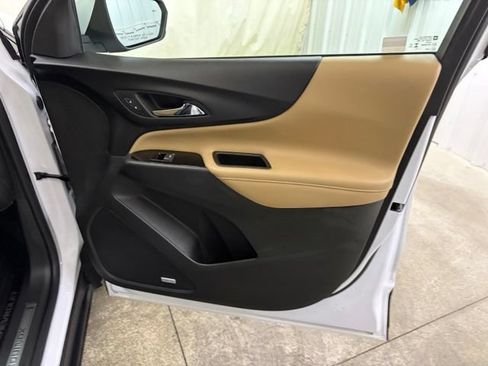 Used 2023 Chevrolet Equinox Premier FWD image 29