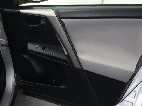 Used 2015 Toyota RAV4 LE FWD image 12