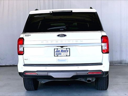 Certified 2023 Ford Expedition XLT image 3