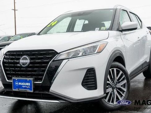 Used 2024 Nissan Kicks SV FWD image 1