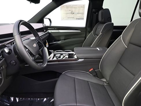 New 2026 Cadillac Escalade Luxury w/ Touring Package AWD/4WD image 13
