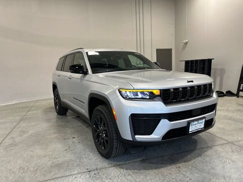 New 2026 Jeep Grand Cherokee L 4WD image 4