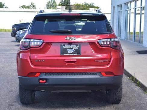Used 2025 Jeep Compass Trailhawk AWD/4WD image 8