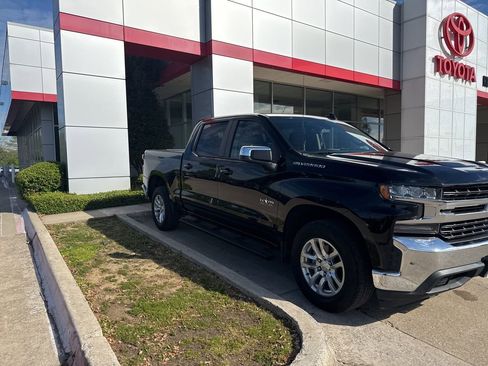 Used 2020 Chevrolet Silverado 1500 LT w/ Texas Edition image 2