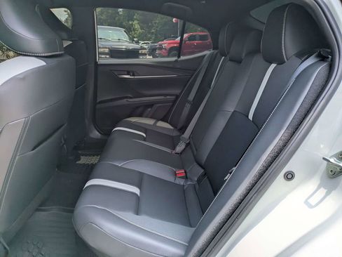 Used 2025 Toyota Camry SE FWD image 13