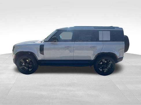 New 2026 Land Rover Defender 110 X-Dynamic SE AWD/4WD image 2