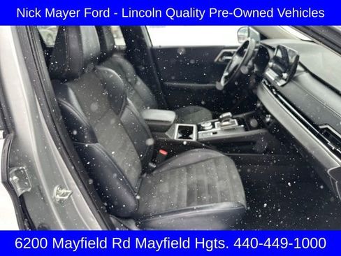 Used 2024 Mitsubishi Outlander SE image 16