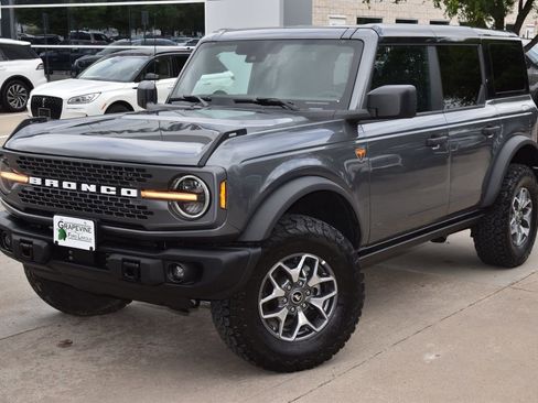 Certified 2025 Ford Bronco Badlands AWD/4WD image 49