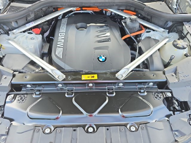Used 2025 BMW X5 xDrive50e AWD/4WD image 30
