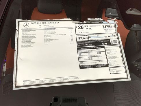 Used 2025 Mercedes-Benz GLC 300 4MATIC image 17