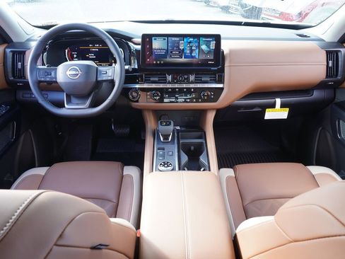 New 2026 Nissan Pathfinder Platinum image 12