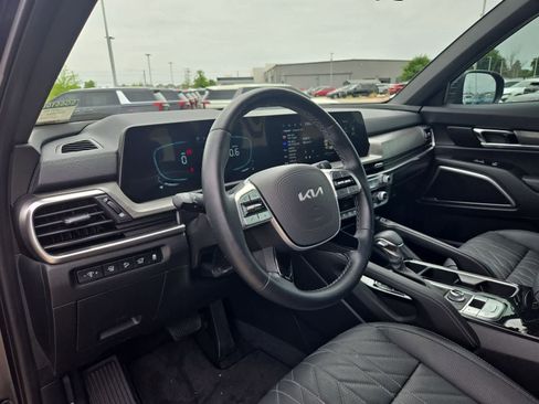 Used 2025 Kia Telluride EX X-Line AWD/4WD image 2