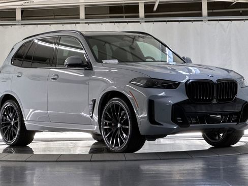 Certified 2024 BMW X5 sDrive40i w/ M Sport Package RWD image 6