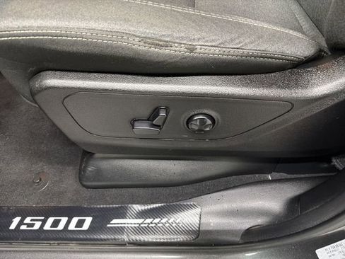 Used 2019 RAM 1500 Big Horn AWD/4WD image 19