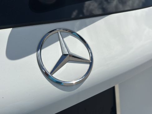Used 2022 Mercedes-Benz GLC 300 w/ Premium Package Lite image 32