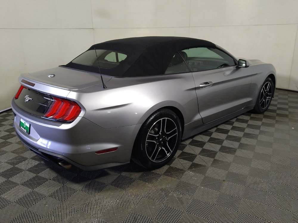 Used 2022 Ford Mustang Premium RWD image 9
