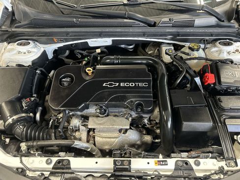 Used 2018 Chevrolet Malibu LT FWD image 32