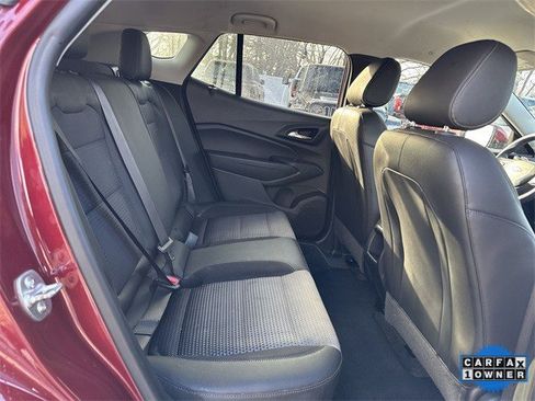 Used 2024 Chevrolet Trax LT w/ LPO, Blackout Package image 29