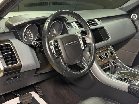 Used 2014 Land Rover Range Rover Sport SE AWD/4WD image 8