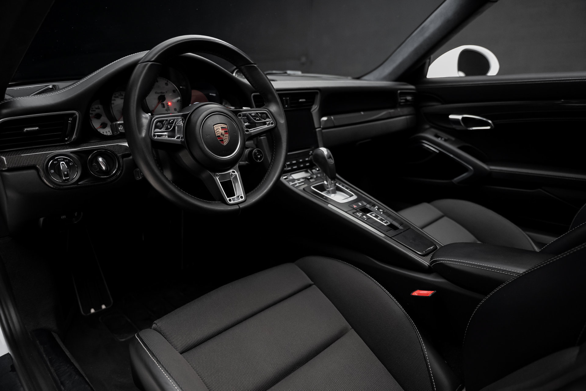 Used 2017 Porsche 911 Turbo S AWD/4WD image 2