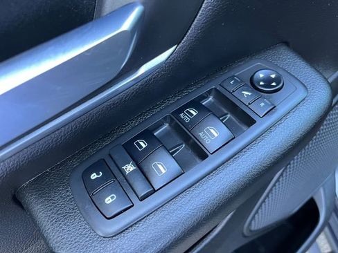 Used 2019 RAM 1500 Big Horn AWD/4WD image 12