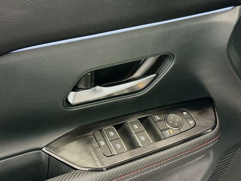 Used 2025 Nissan Kicks SR image 15