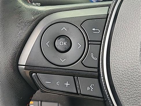 Used 2021 Toyota RAV4 SE image 21