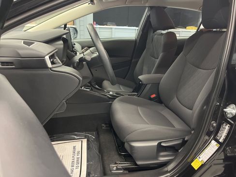 Used 2022 Toyota Corolla LE image 11
