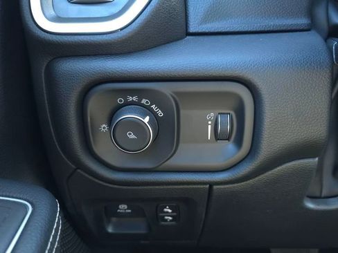 Used 2023 RAM 1500 Laramie image 28