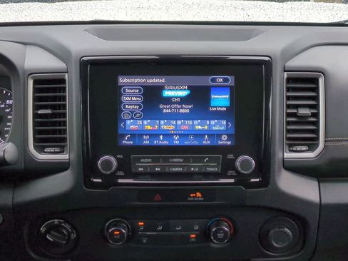 Used 2022 Nissan Frontier SV AWD/4WD image 17