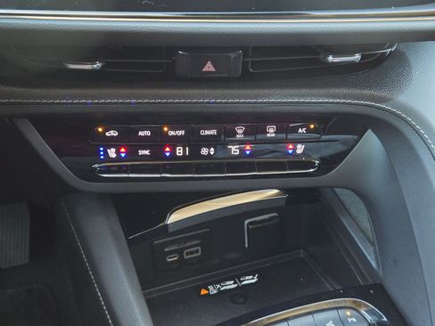 Used 2023 Buick Envision Avenir image 20