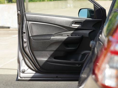 Used 2016 Honda CR-V LX image 37