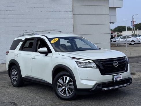 Used 2022 Nissan Pathfinder SL w/ SL Black Package image 2