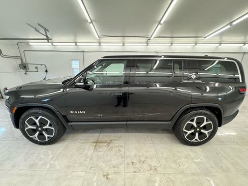 Used 2023 Rivian R1S Adventure AWD/4WD image 10